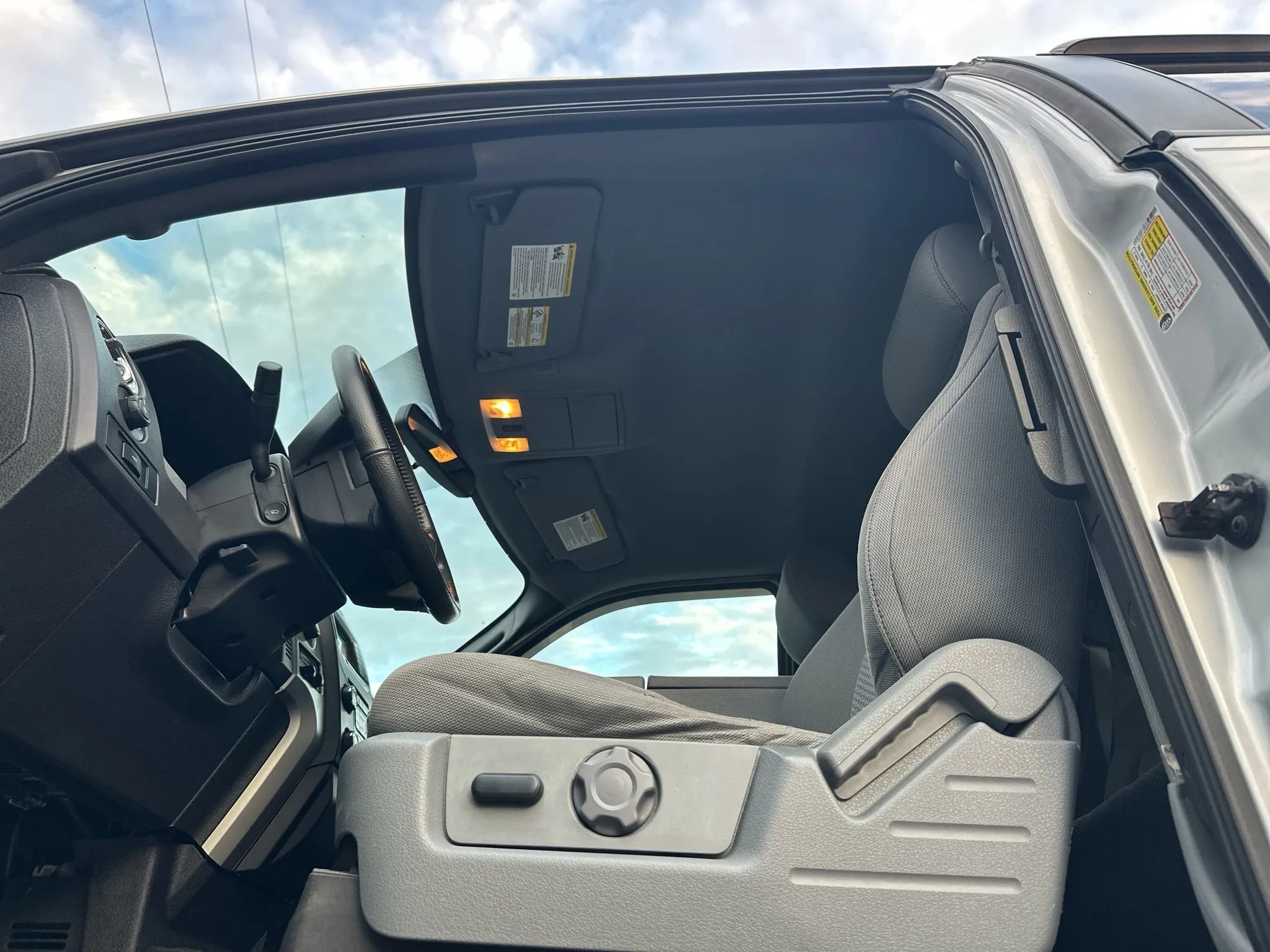 Used 2013 Ford F150 XLT w/ Luxury Equipment Group image 18