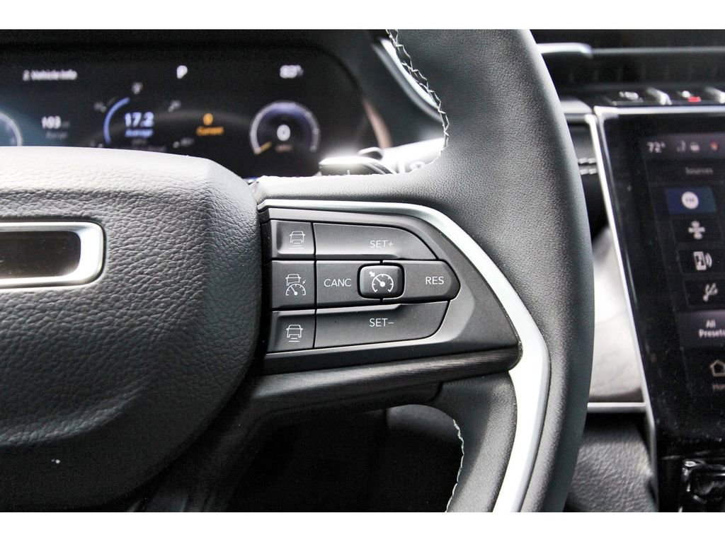 Used 2023 Jeep Grand Cherokee L Limited w/ Black Appearance Package AWD/4WD image 20