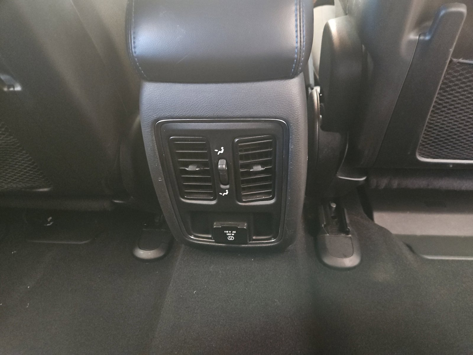 Used 2019 Jeep Grand Cherokee Laredo image 32