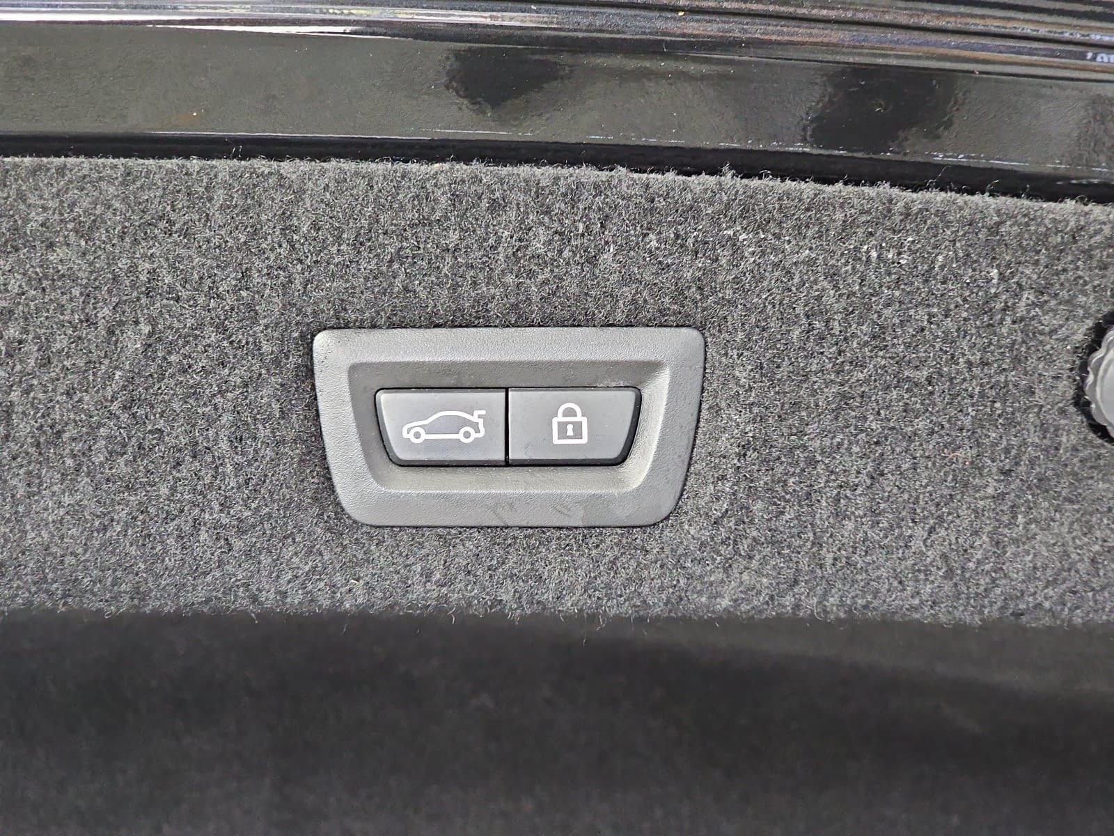 Used 2018 BMW 740i w/ Driver Assistance Package RWD image 13