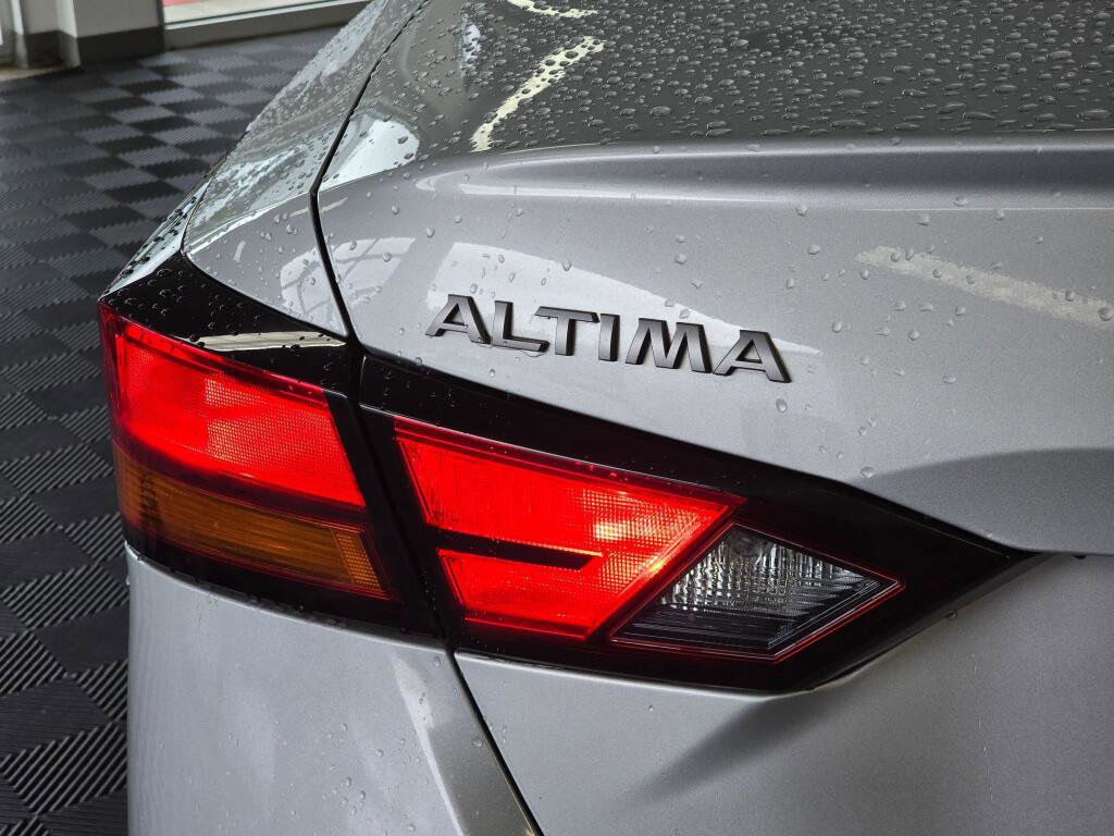 Used 2023 Nissan Altima 2.5 SV image 14