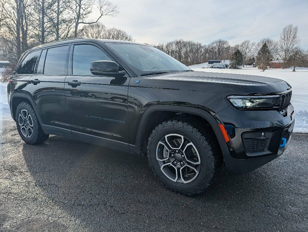 Used 2022 Jeep Grand Cherokee Trailhawk w/ Advanced Protech Group II image 2