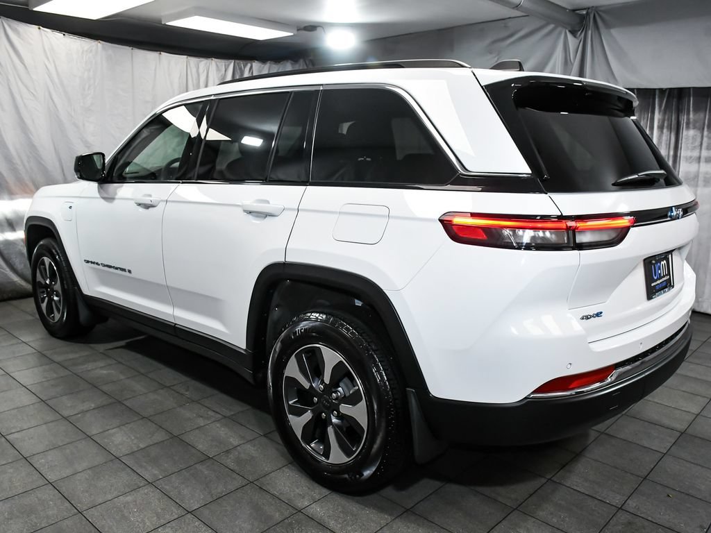 Used 2024 Jeep Grand Cherokee Limited 4xe w/ Trailer Tow Package AWD/4WD image 4