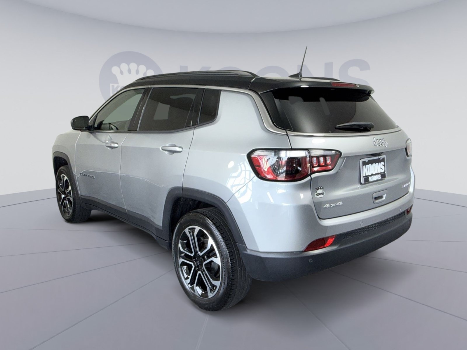 Used 2024 Jeep Compass Limited w/ Sun and Sound Group AWD/4WD image 4