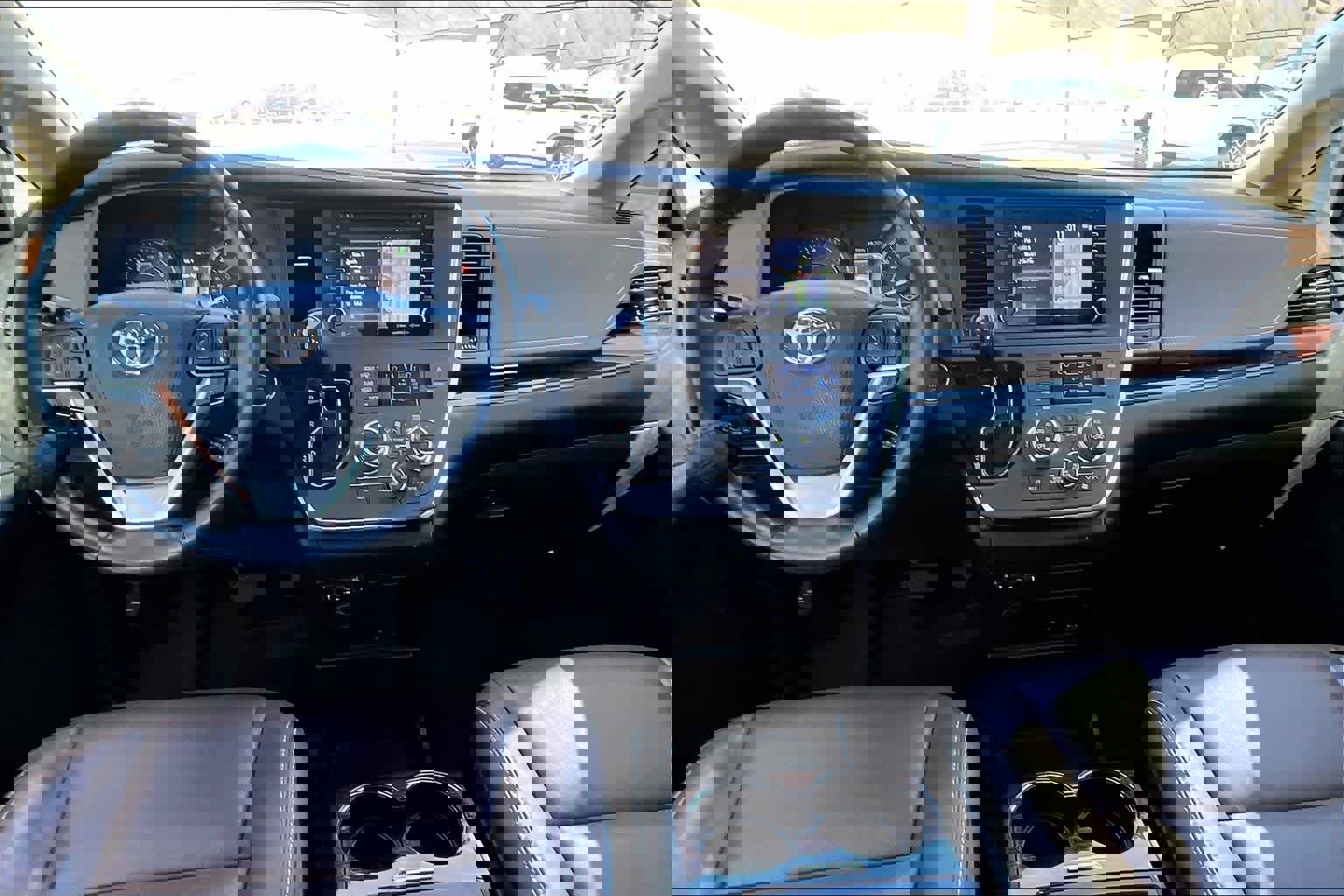 Used 2018 Toyota Sienna Limited Premium image 15