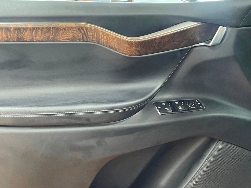 Used 2017 Tesla Model X 100D image 13