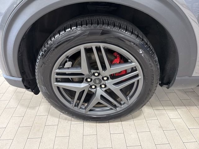 Used 2025 Ford Explorer ST-Line w/ Premium Package image 31