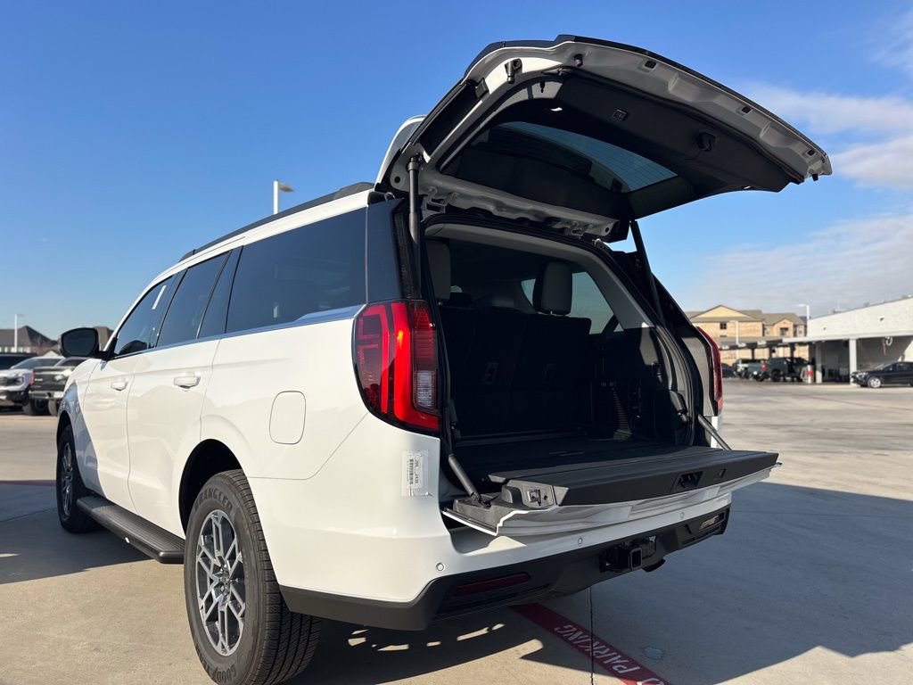 New 2025 Ford Expedition Active image 82