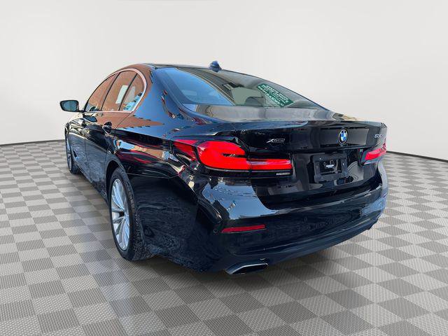 Used 2023 BMW 530i xDrive w/ Premium Package image 2
