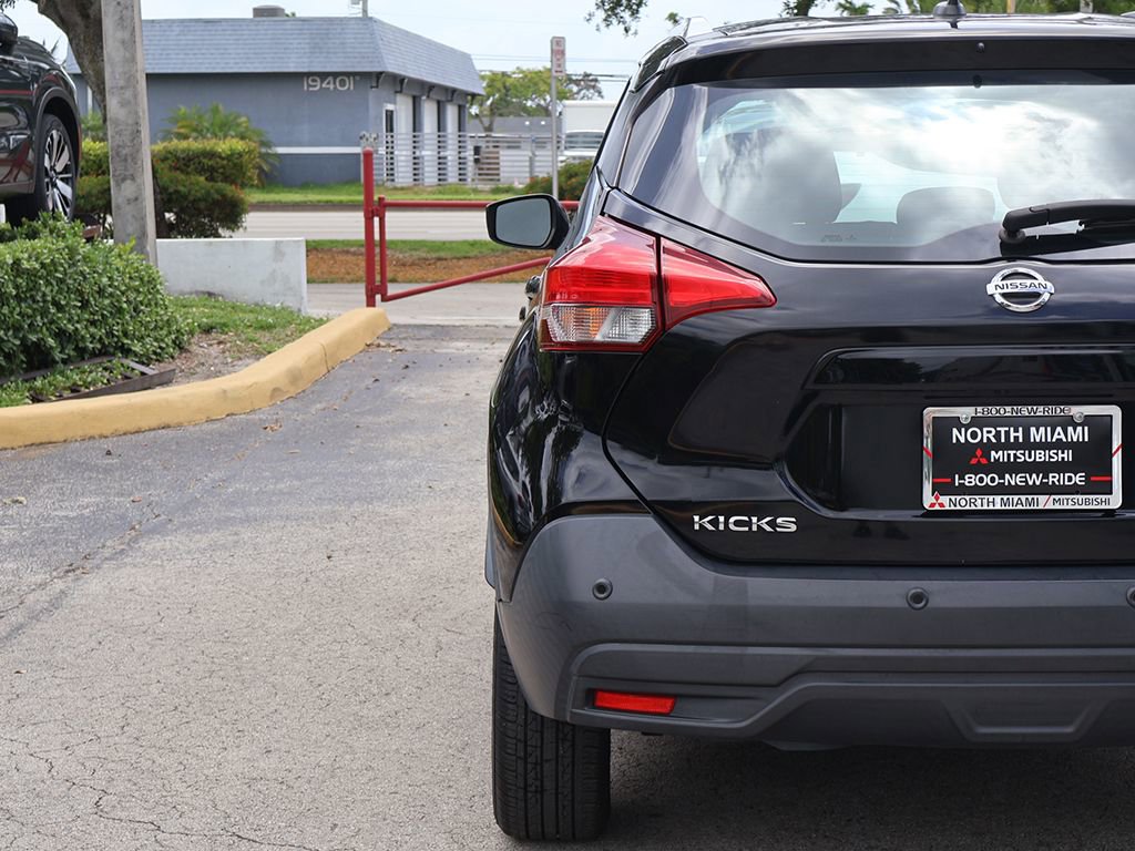 Used 2020 Nissan Kicks SV FWD image 12