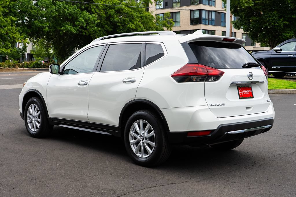 Used 2018 Nissan Rogue SV AWD/4WD image 4
