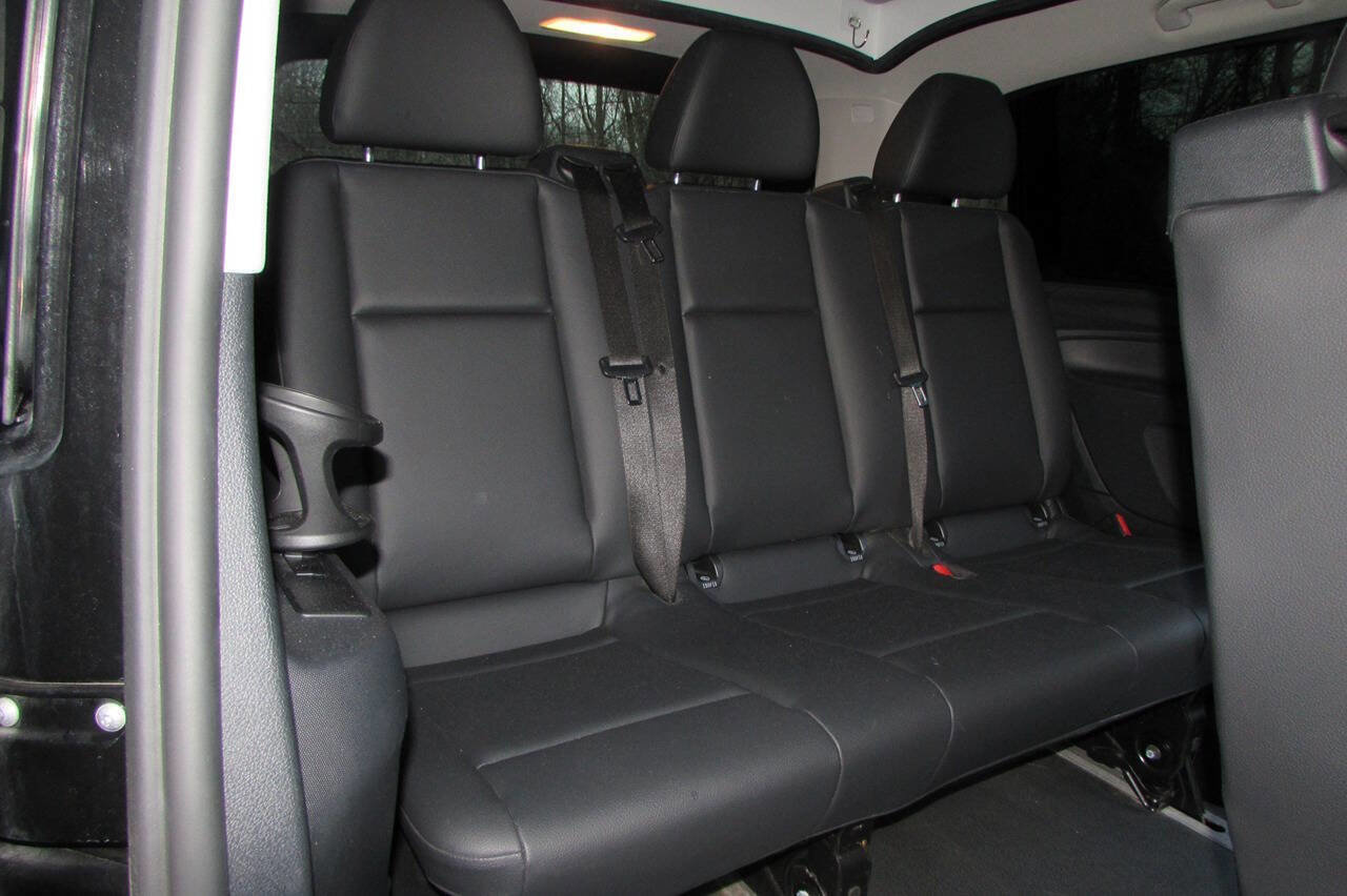 Used 2018 Mercedes-Benz Metris Passenger image 30
