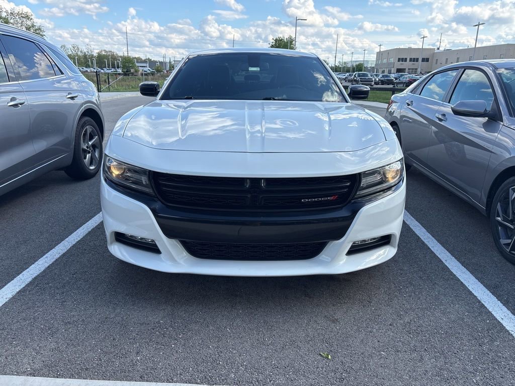 Used 2019 Dodge Charger SXT w/ Blacktop Package AWD/4WD image 3