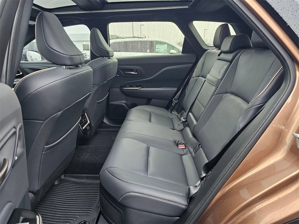 Used 2025 Toyota Crown Signia w/ Advanced Technology Package image 20