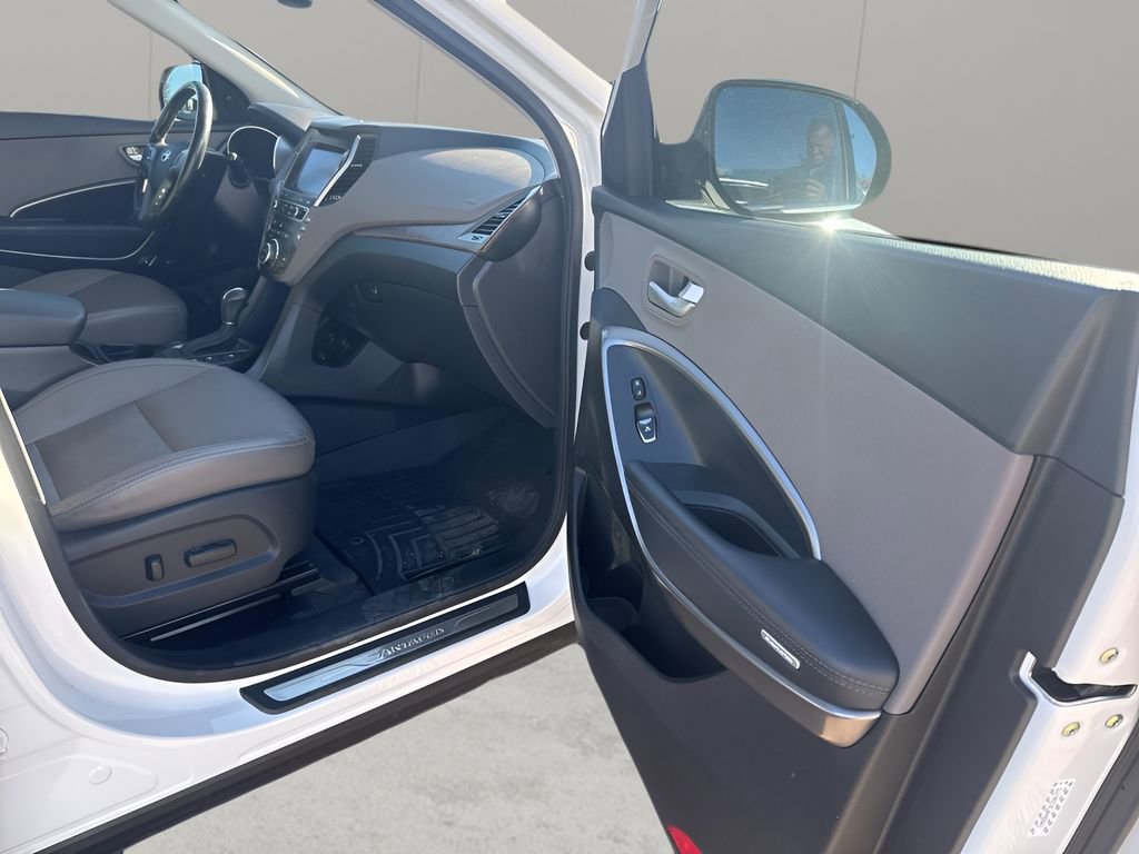 Used 2019 Hyundai Santa Fe XL FWD image 15