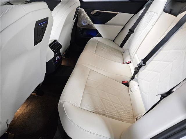 New 2027 BMW i5 eDrive40 w/ M Sport Package RWD image 14