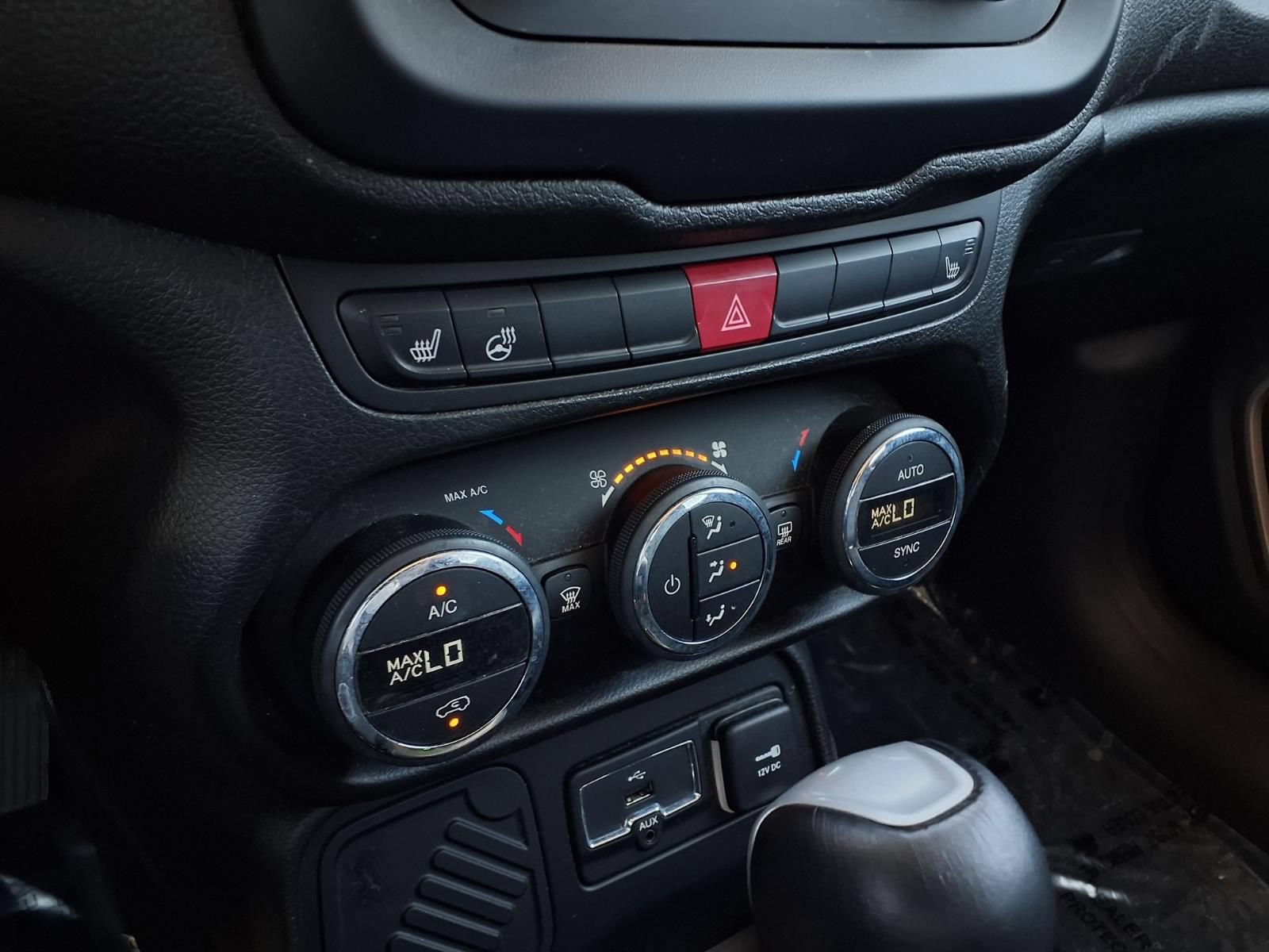 Used 2017 Jeep Renegade Limited FWD image 9