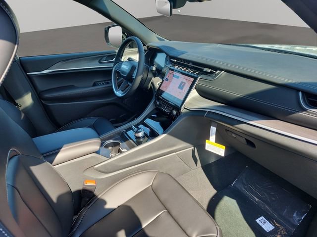 New 2025 Jeep Grand Cherokee Limited w/ Trailer Tow Package image 37