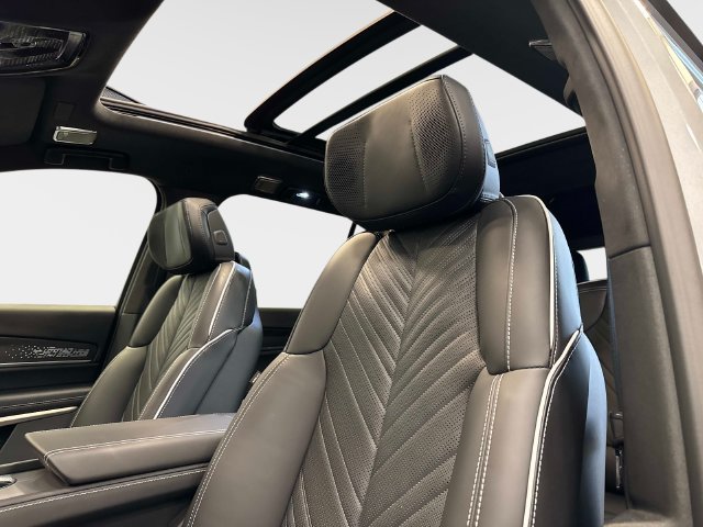 Certified 2026 Cadillac Vistiq Sport w/ LPO, Floor Liner Package AWD/4WD image 20