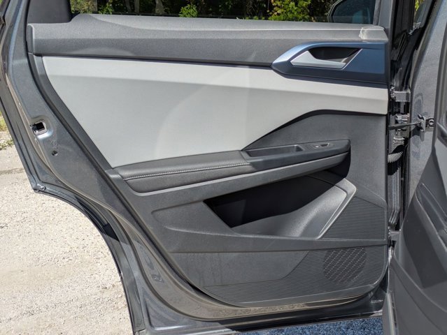 Used 2024 Volkswagen Taos SE image 26
