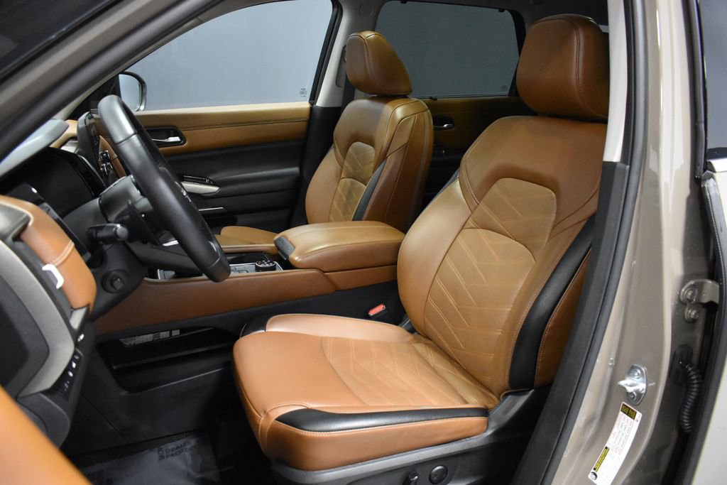 Certified 2023 Nissan Pathfinder Platinum AWD/4WD image 5