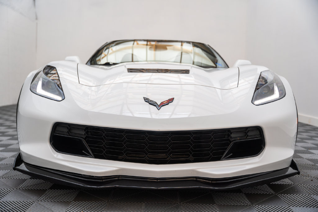 Used 2017 Chevrolet Corvette Grand Sport w/ Carbon Flash Badge Package RWD image 2
