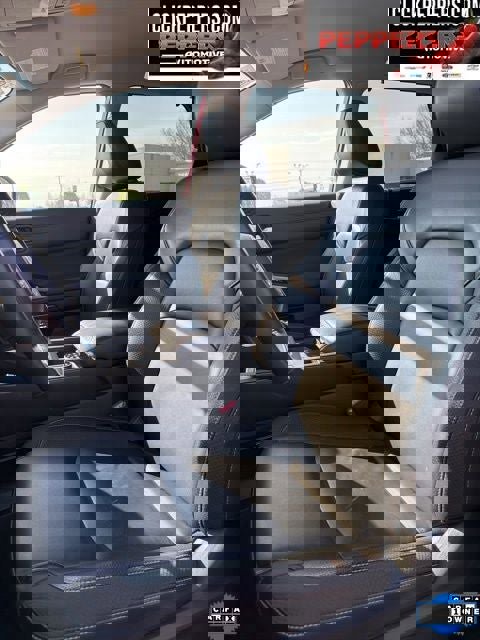 Used 2025 Nissan Pathfinder SL image 9