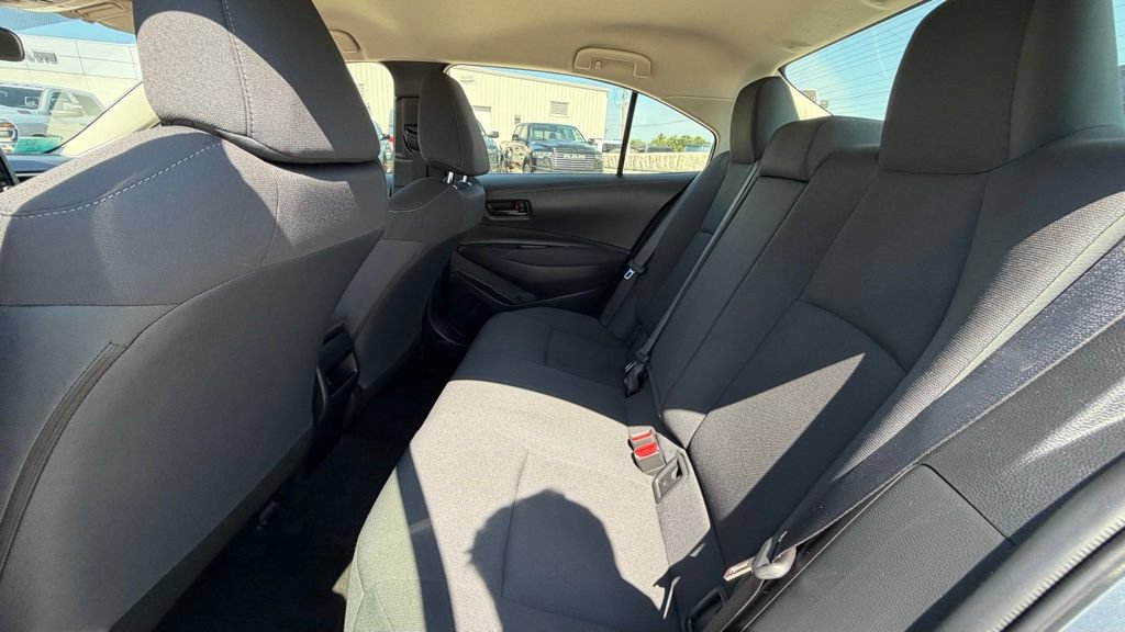Used 2022 Toyota Corolla LE FWD image 12