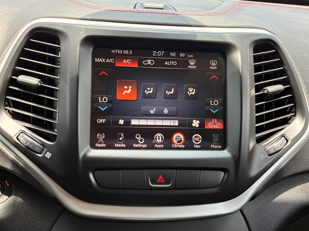 Used 2014 Jeep Cherokee Trailhawk w/ Comfort/Convenience Group AWD/4WD image 4
