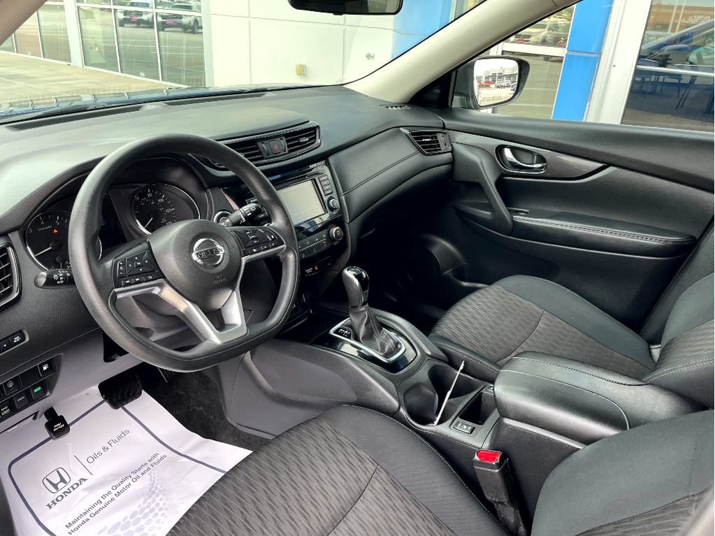 Used 2019 Nissan Rogue SV AWD/4WD image 11
