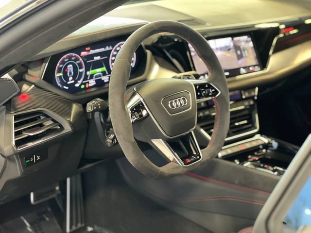 Used 2022 Audi RS e-tron GT AWD/4WD image 21
