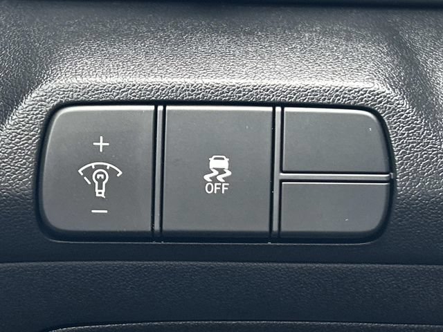 Certified 2024 Hyundai Elantra SEL FWD image 29
