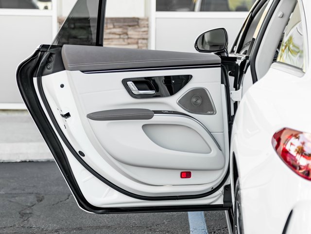 Used 2022 Mercedes-Benz EQS 450+ Sedan image 19