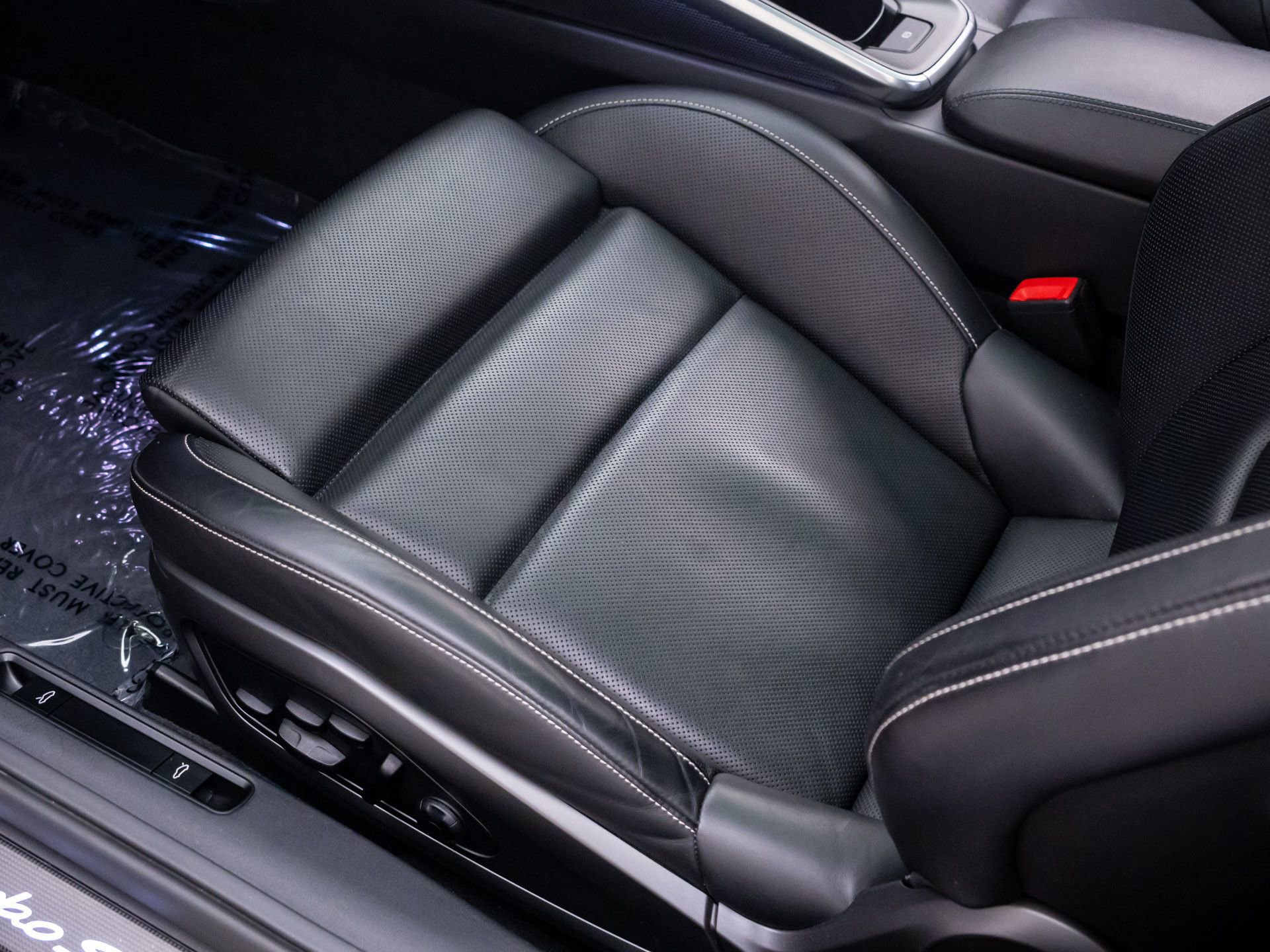 Certified 2022 Porsche 911 Turbo S image 16