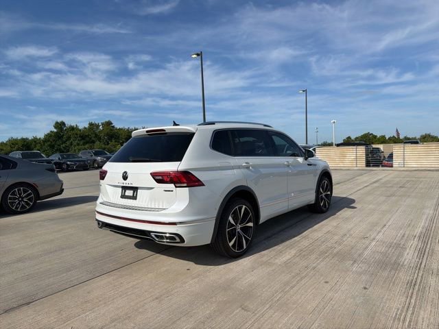 Used 2022 Volkswagen Tiguan SEL R-Line AWD/4WD image 3