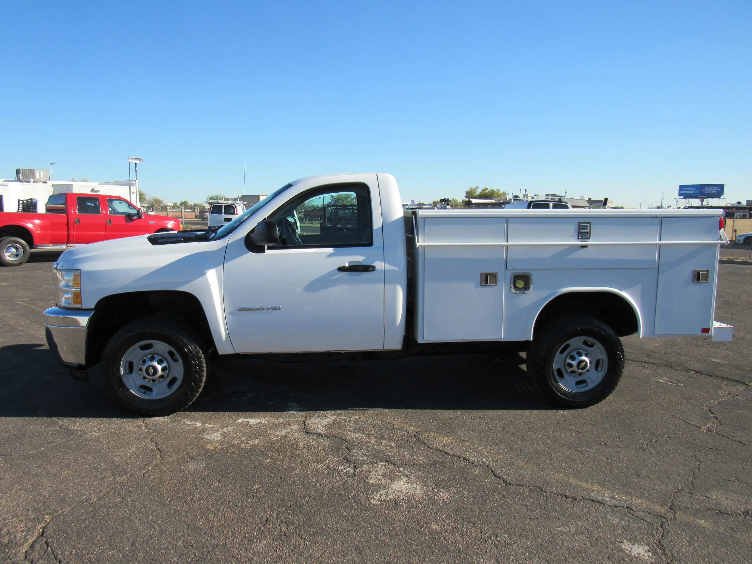 Used 2013 Chevrolet Silverado 2500 W/T image 2