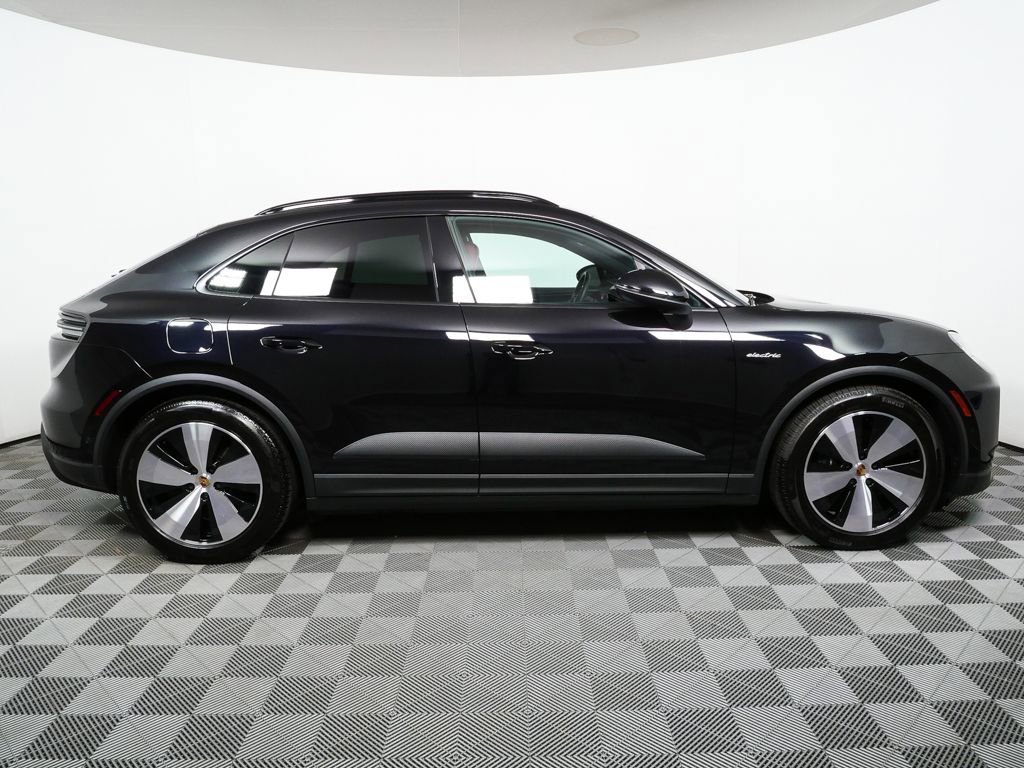 Certified 2025 Porsche Macan 4 Electric AWD/4WD image 28