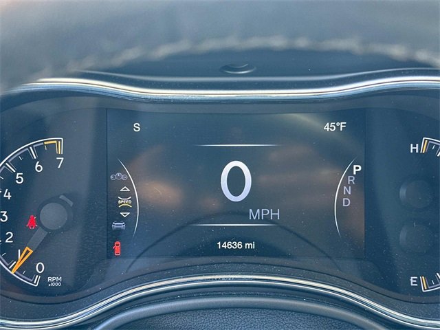 Certified 2022 Jeep Grand Cherokee Laredo X image 30