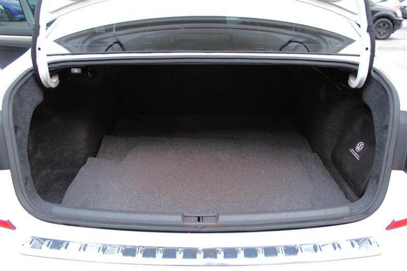 Used 2021 Volkswagen Passat 2.0T SE image 28