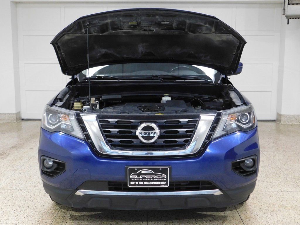 Used 2018 Nissan Pathfinder SV image 12
