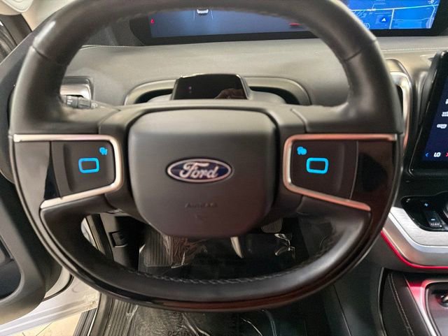 Used 2025 Ford Expedition Platinum AWD/4WD image 14