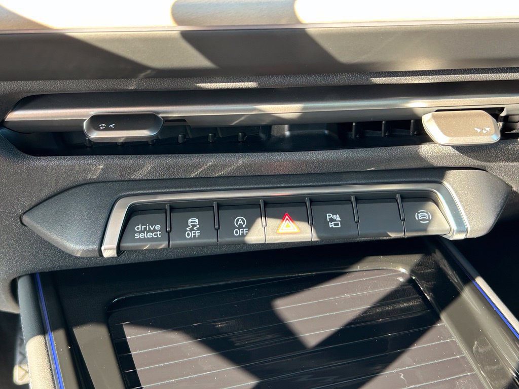 New 2026 Audi Q3 quattro 2.0T AWD/4WD image 28