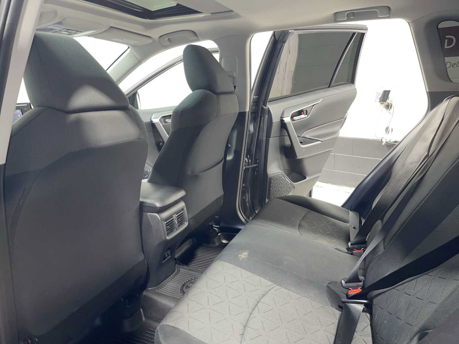Used 2020 Toyota RAV4 XLE w/ Convenience Package AWD/4WD image 12
