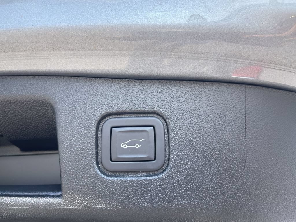 Used 2024 Chevrolet Blazer EV LT AWD/4WD image 17