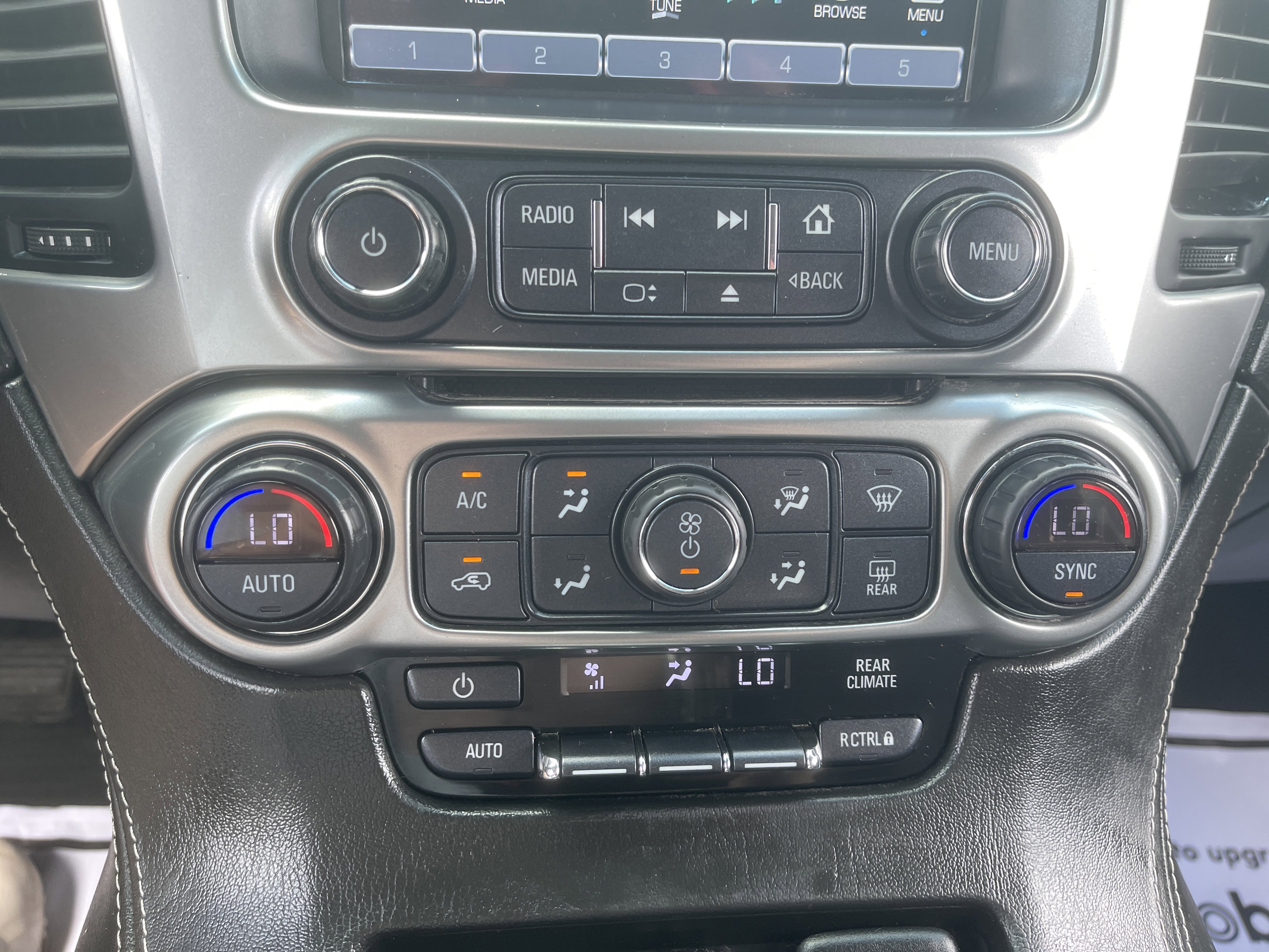 Used 2019 Chevrolet Suburban LS w/ All-Season Package RWD image 26