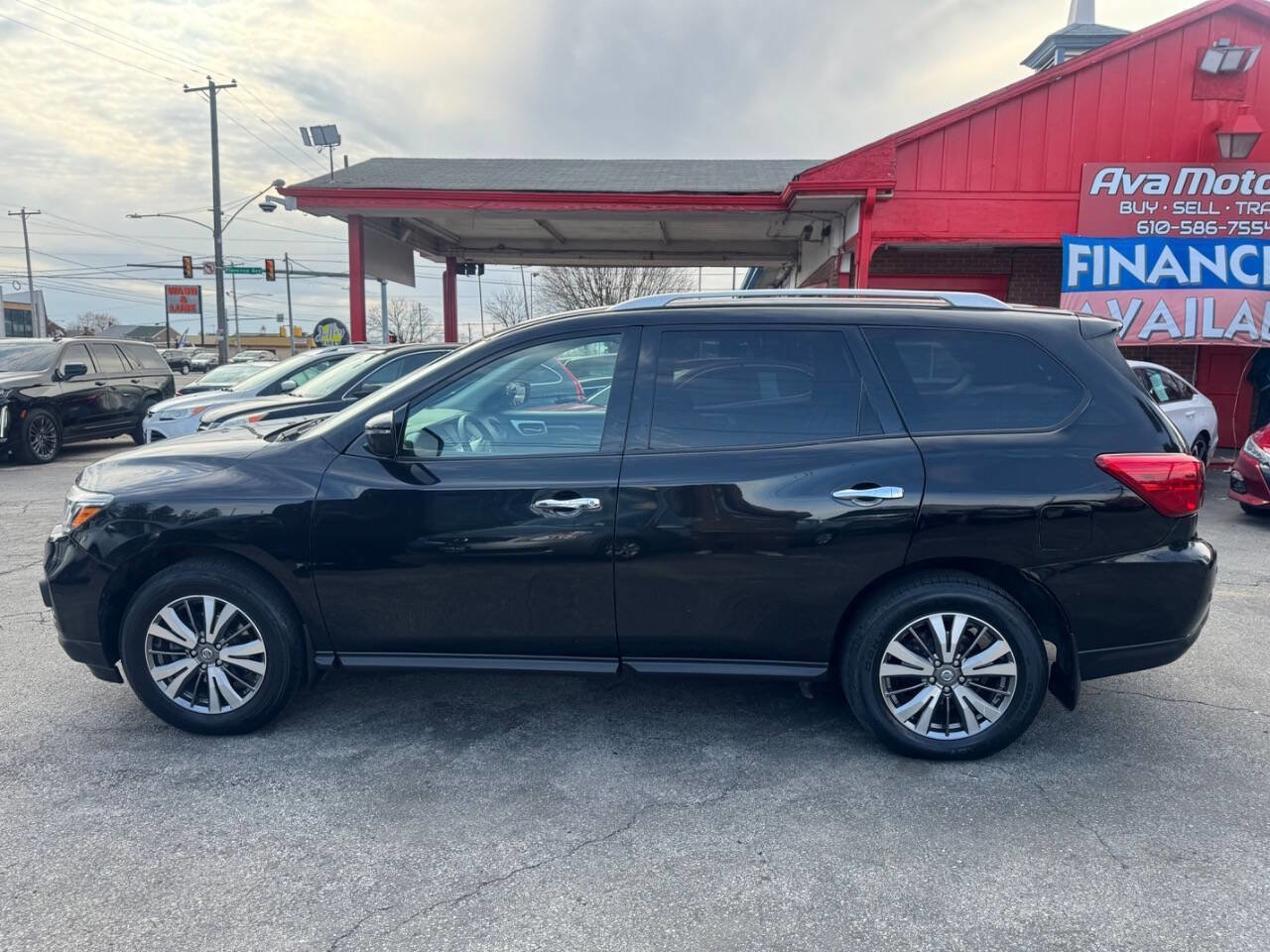 Used 2019 Nissan Pathfinder S image 7