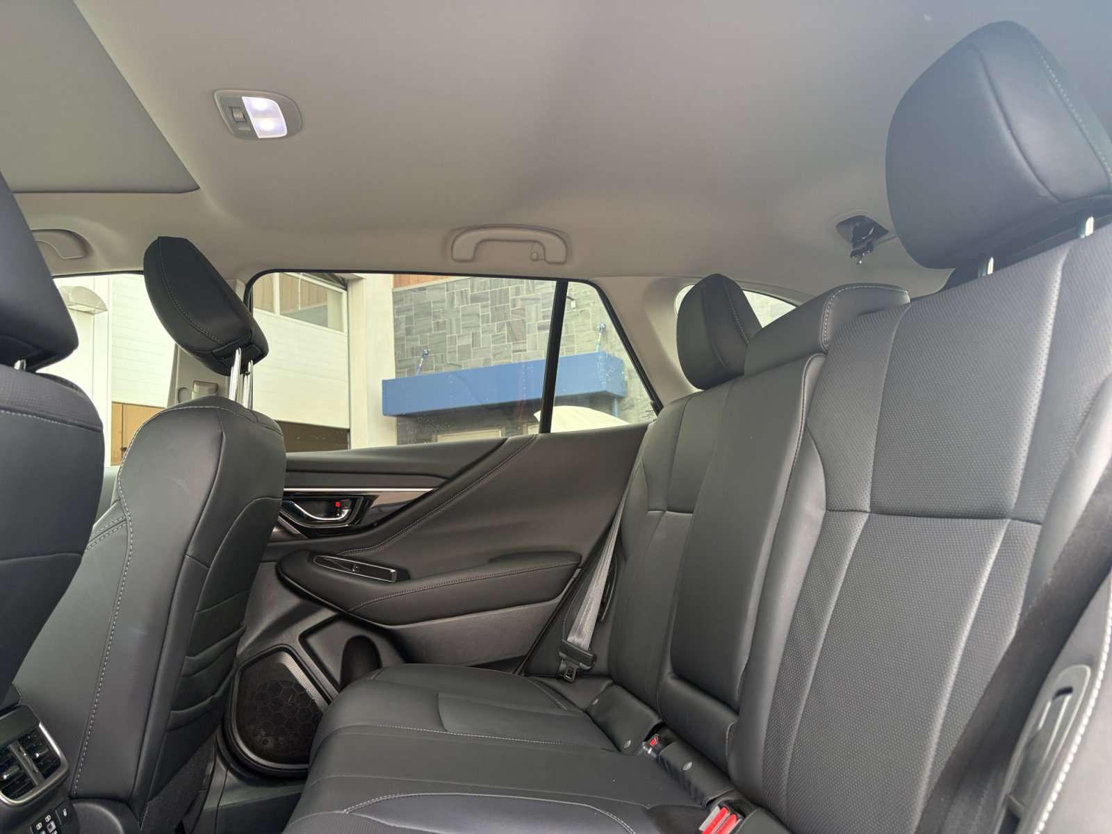Used 2025 Subaru Outback Limited AWD/4WD image 16