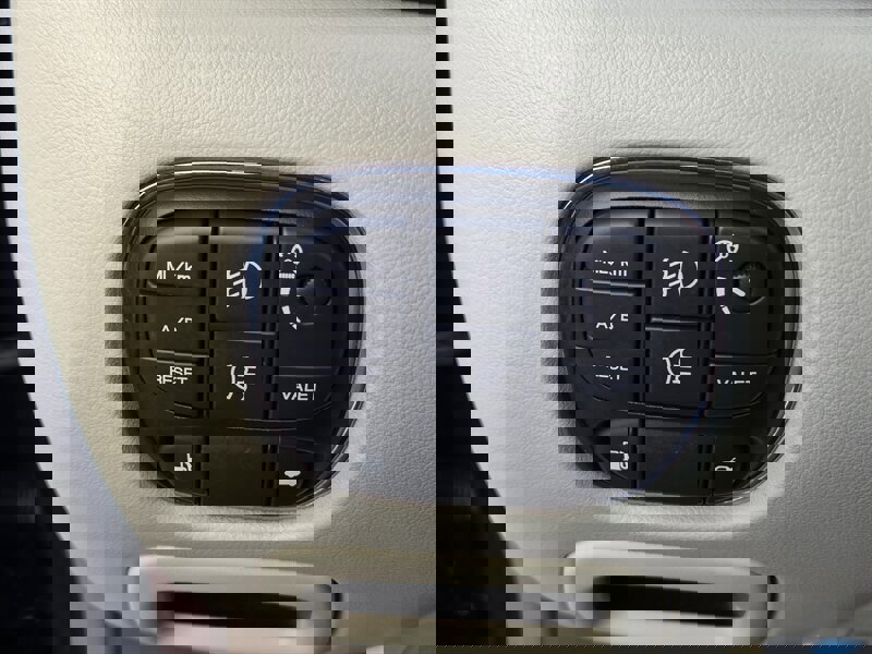 Used 2006 Jaguar XJ8 image 38