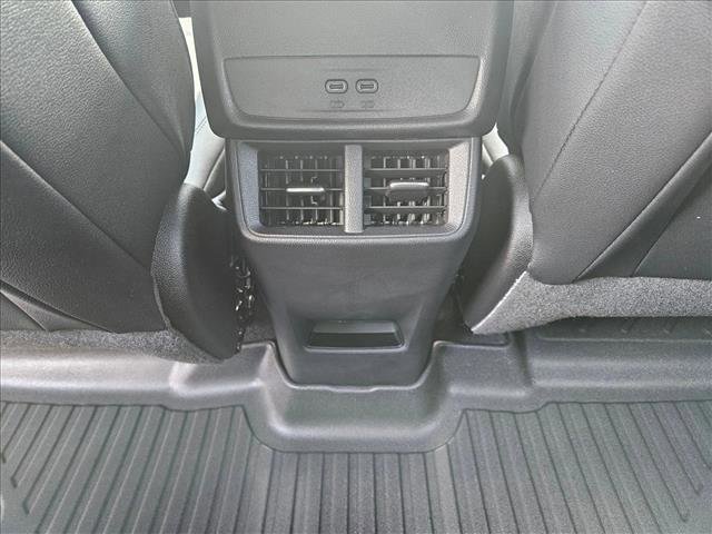 Used 2025 Chevrolet Equinox LT w/ Convenience Package II image 17