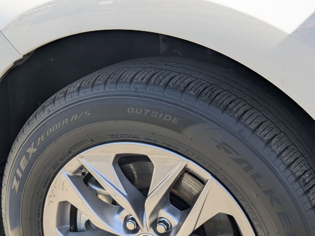 Used 2025 Toyota Sienna LE image 31